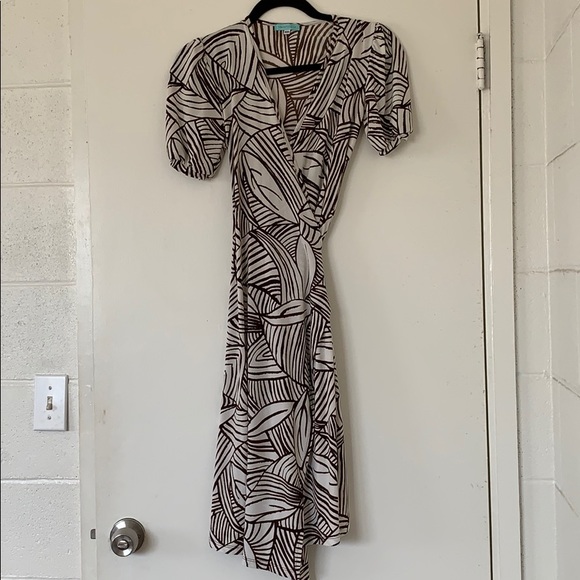 Veronica M Dresses & Skirts - Veronica M Wrap Dress